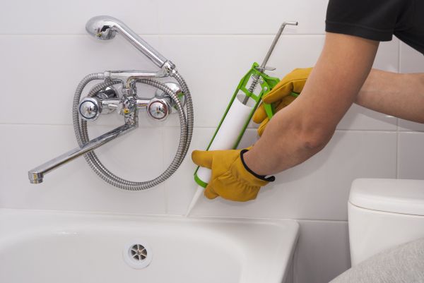 Bathtub Caulking in Monroe