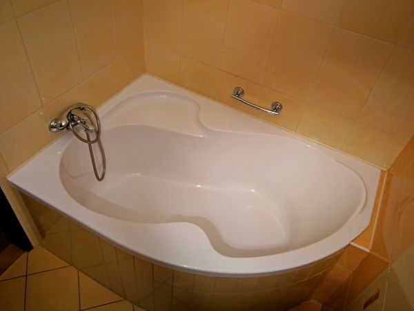 Cost of Tub Handrail Installation in Monroe